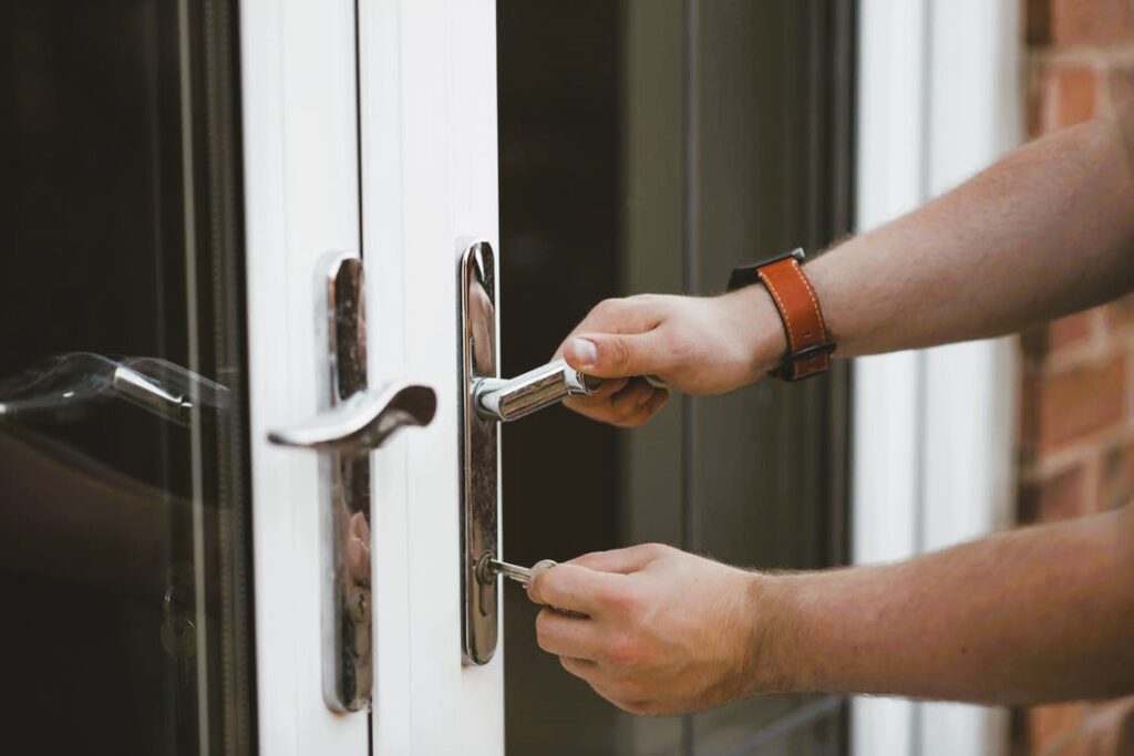 Checking the door lock